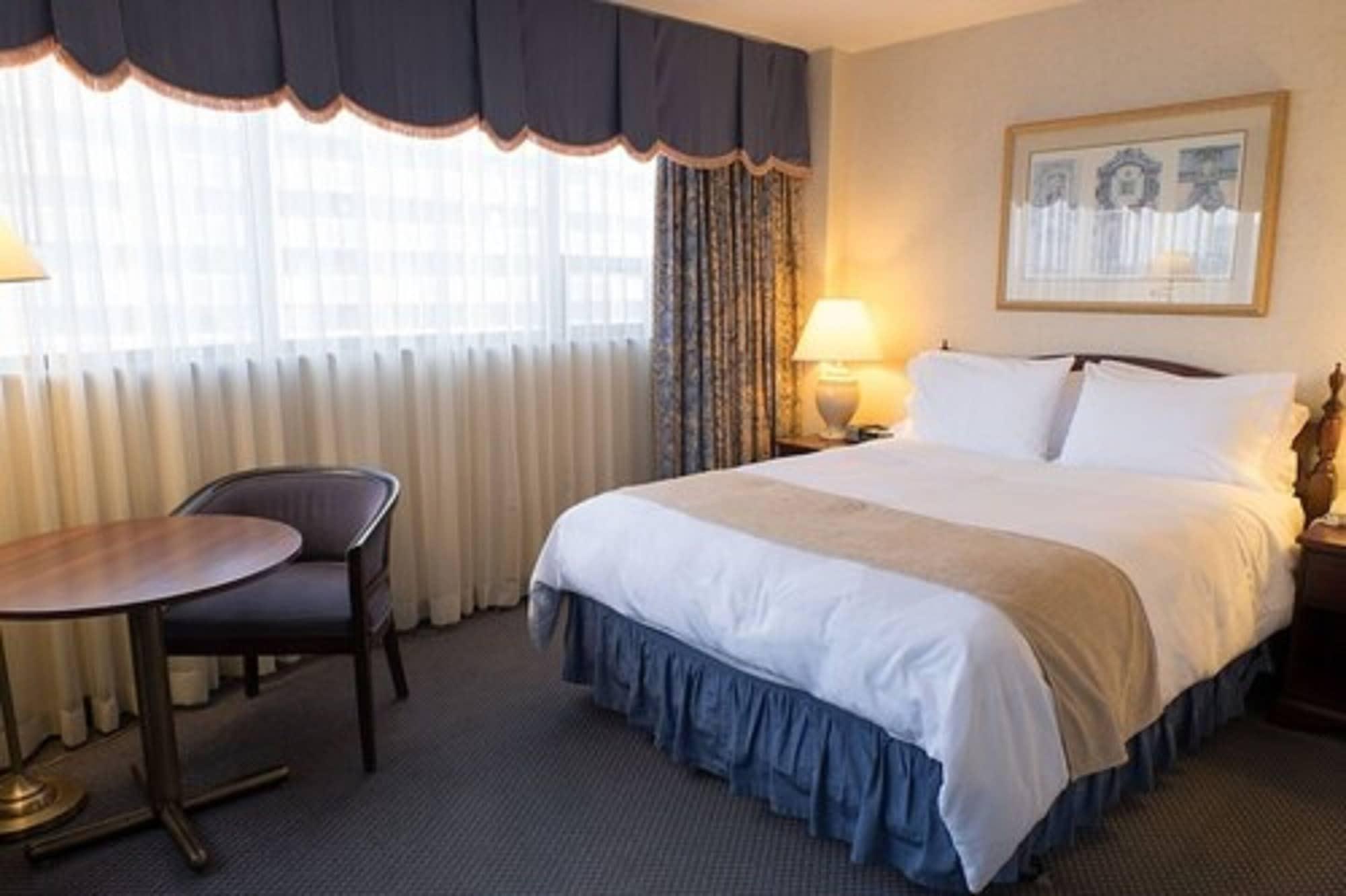 เดอะ เรอแฮมป์ตัน โฮเต็ล Hotel โตรอนโต ภายนอก รูปภาพ