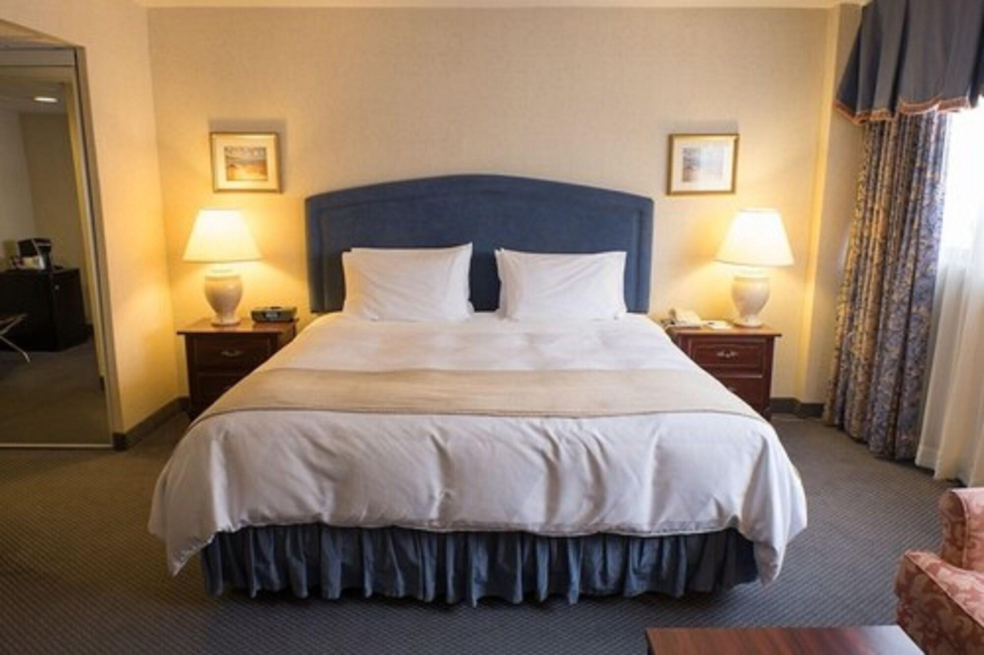เดอะ เรอแฮมป์ตัน โฮเต็ล Hotel โตรอนโต ภายนอก รูปภาพ