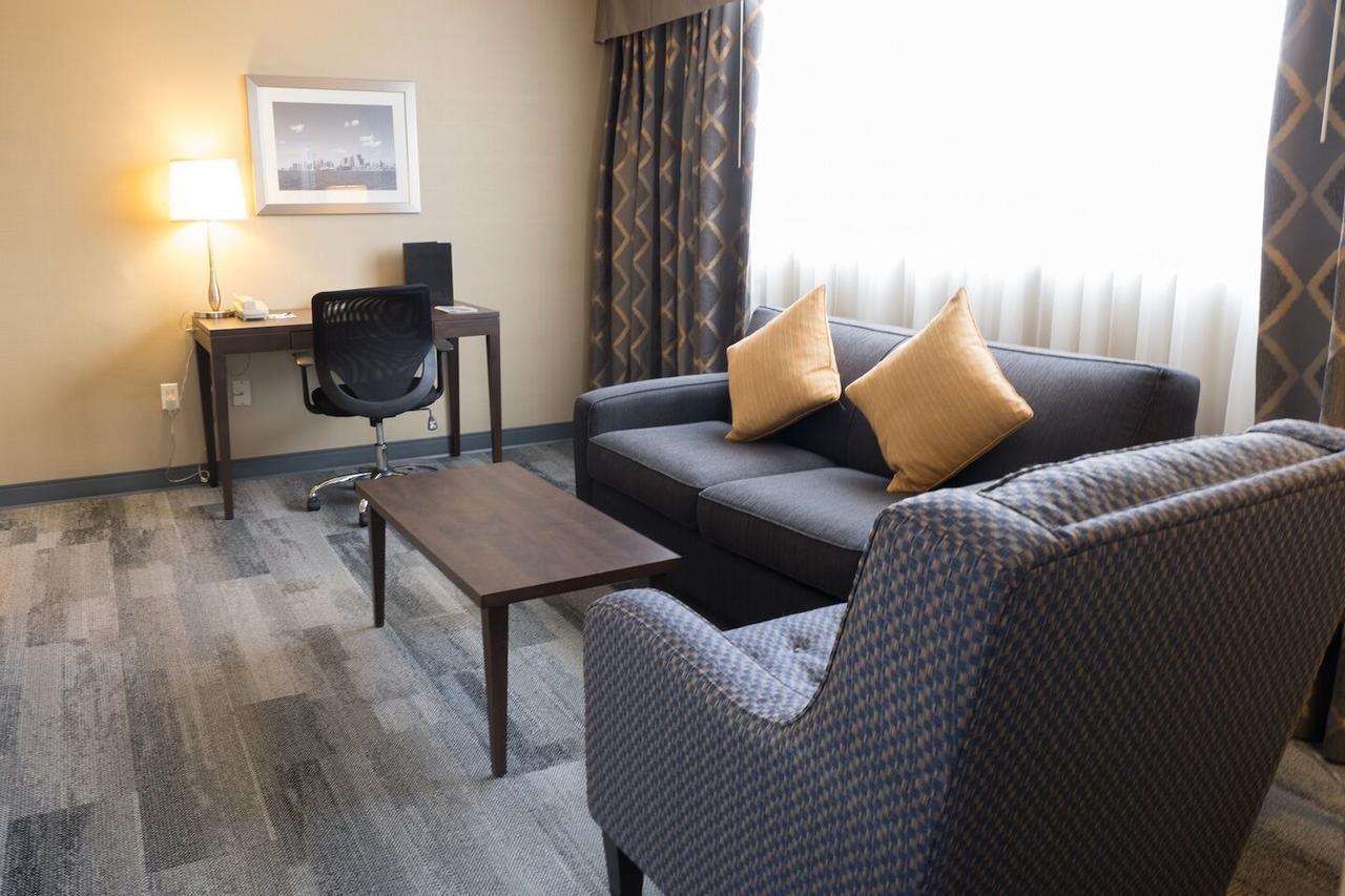 เดอะ เรอแฮมป์ตัน โฮเต็ล Hotel โตรอนโต ภายนอก รูปภาพ