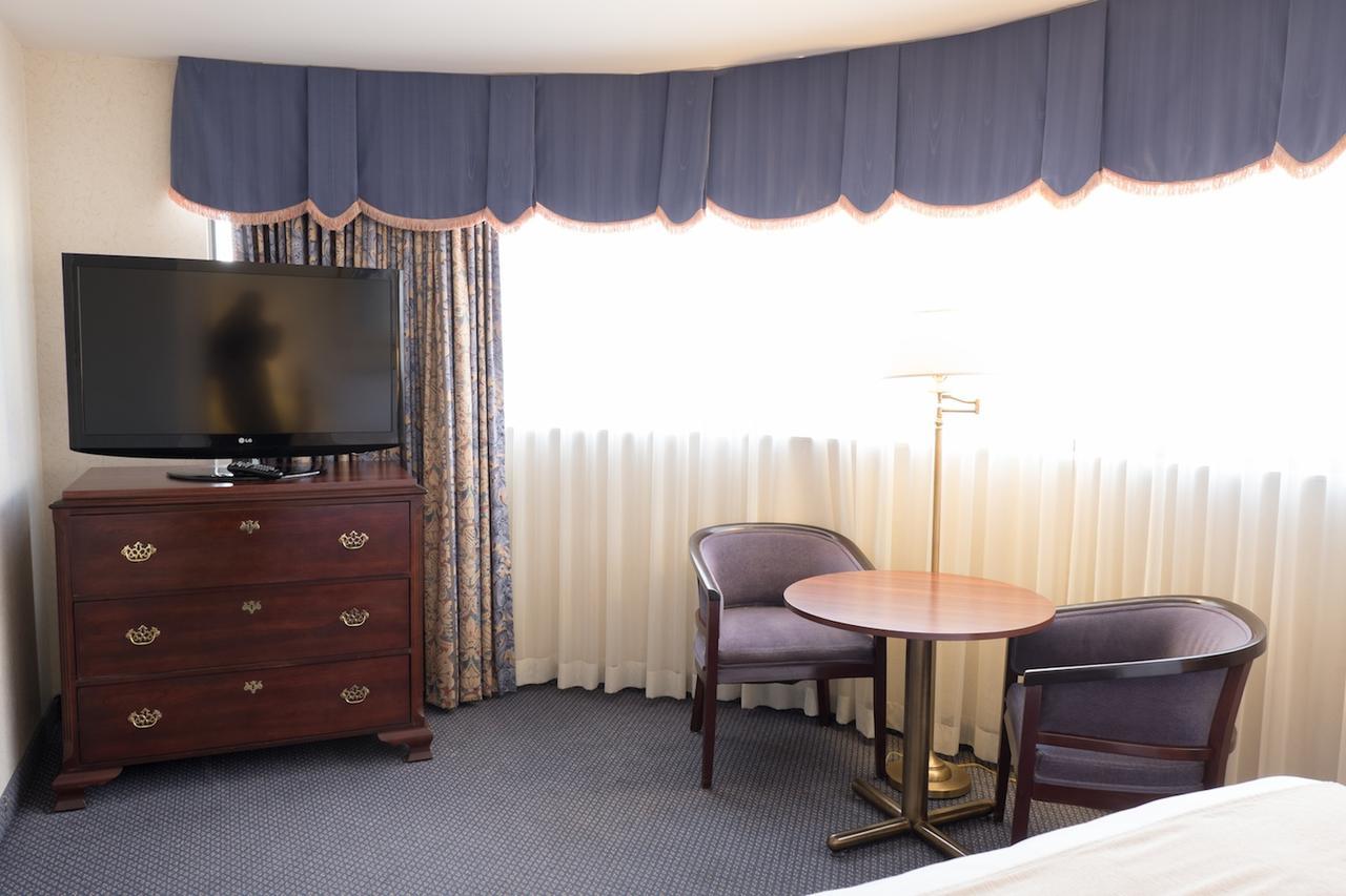 เดอะ เรอแฮมป์ตัน โฮเต็ล Hotel โตรอนโต ภายนอก รูปภาพ